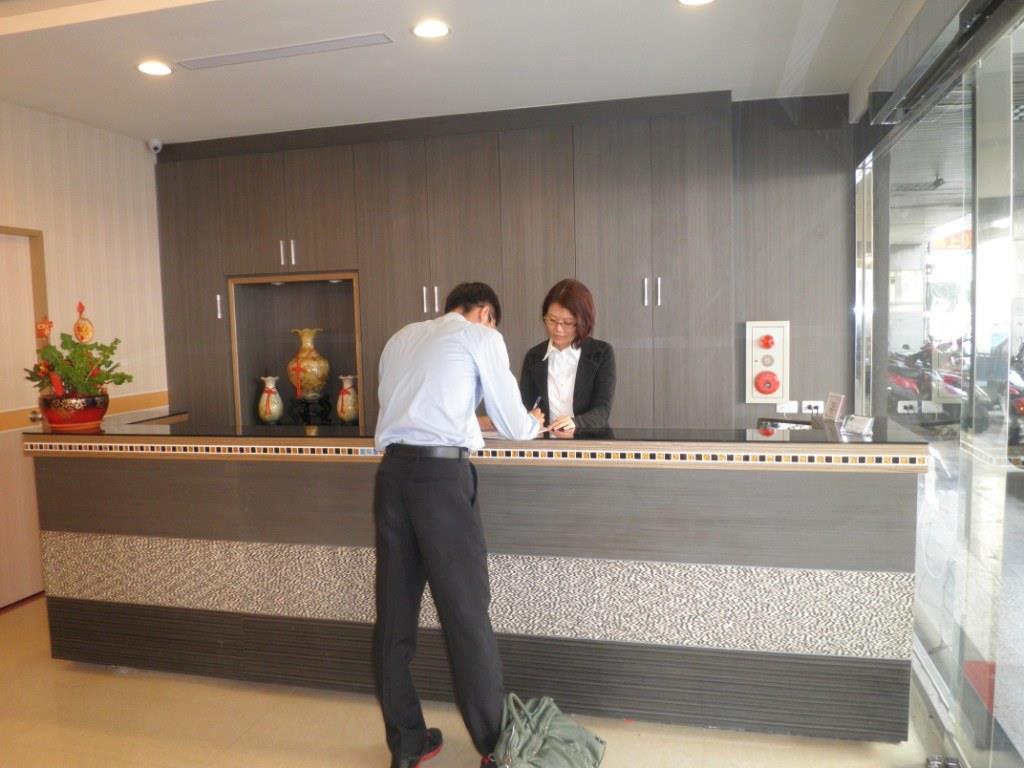 Green Park Commercial Hotel Тайнан Екстериор снимка