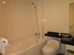 Green Park Commercial Hotel Тайнан Екстериор снимка