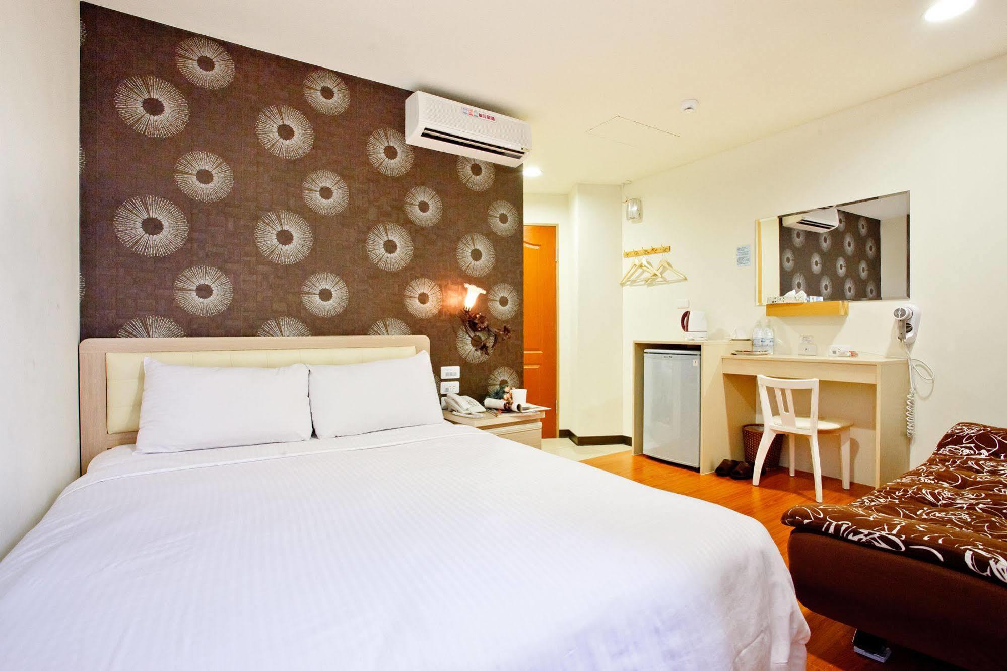 Green Park Commercial Hotel Тайнан Екстериор снимка
