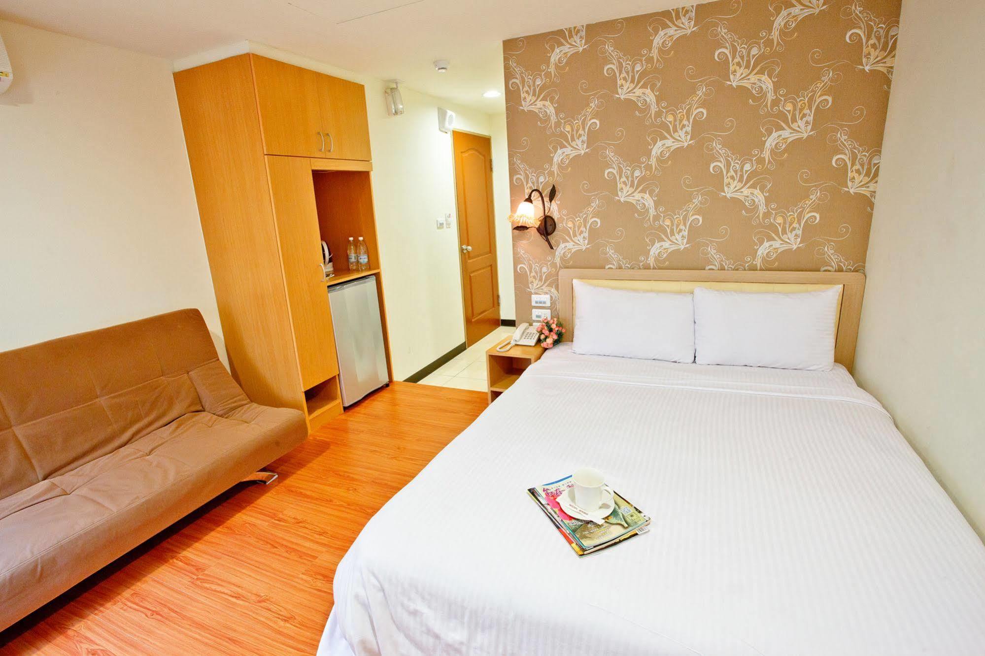 Green Park Commercial Hotel Тайнан Екстериор снимка